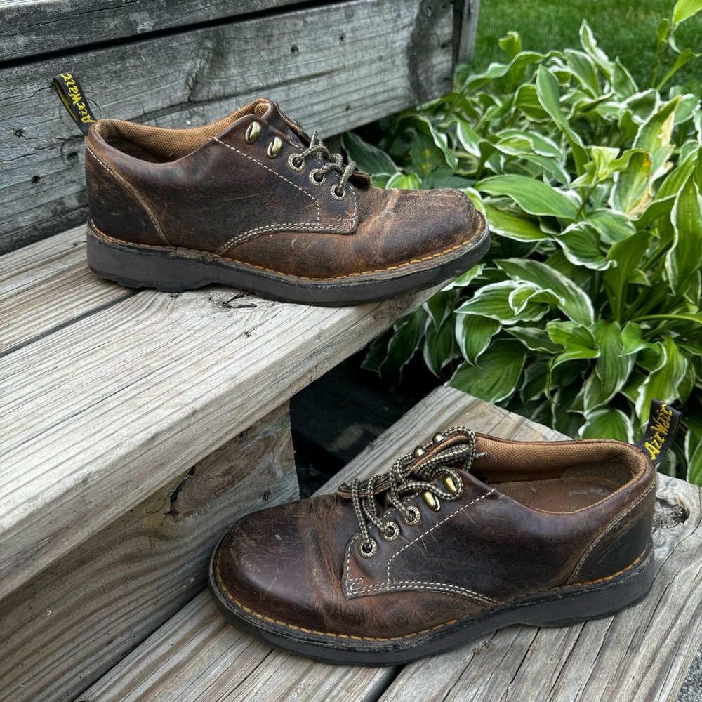 Dr. Martens Lachlan Size 9 Men's Leather Casual Oxfords Shoes Lace Up Round Toe